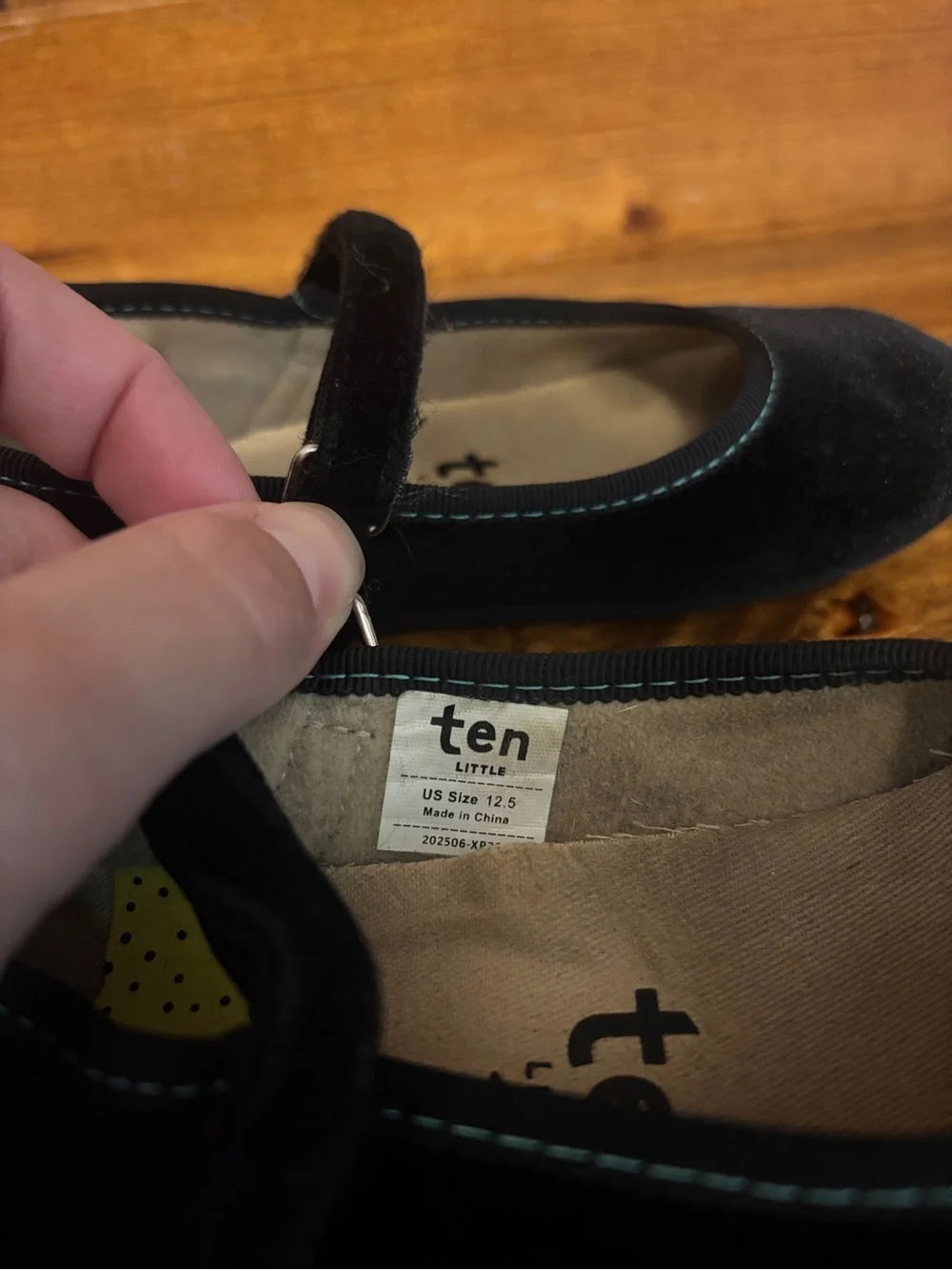 Ten Little Girls' Velvet Ballet Flats